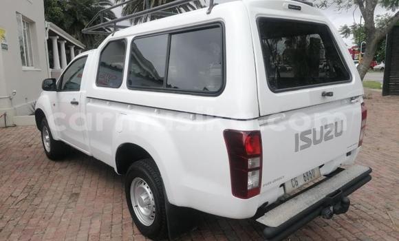 Acheter Occasion Voiture Isuzu KB Blanc à Beitbridge, Matabeleland South Acheter Occasion Voiture Isuzu KB Blanc à Beitbridge, Matabeleland South
