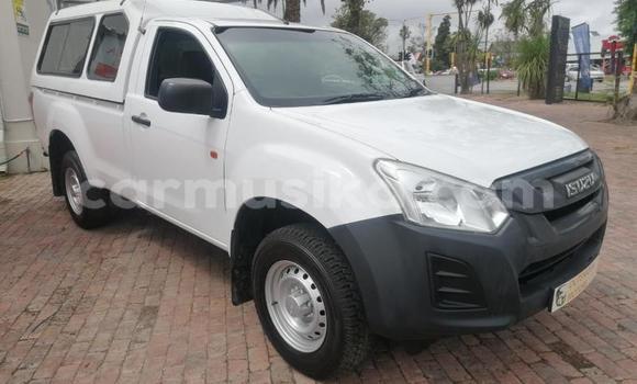 Acheter Occasion Voiture Isuzu KB Blanc à Beitbridge, Matabeleland South Acheter Occasion Voiture Isuzu KB Blanc à Beitbridge, Matabeleland South