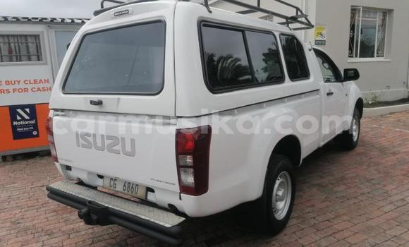 Acheter Occasion Voiture Isuzu KB Blanc à Beitbridge, Matabeleland South Acheter Occasion Voiture Isuzu KB Blanc à Beitbridge, Matabeleland South