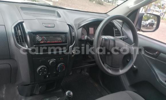 Acheter Occasion Voiture Isuzu KB Blanc à Beitbridge, Matabeleland South Acheter Occasion Voiture Isuzu KB Blanc à Beitbridge, Matabeleland South