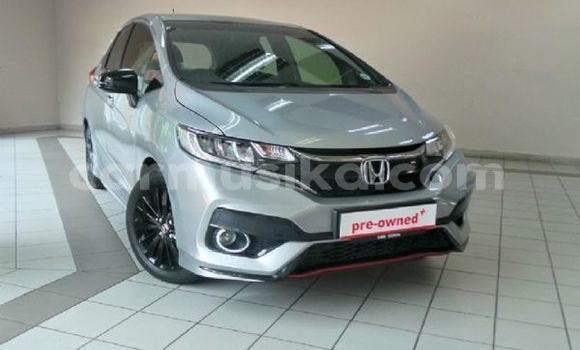 Nunua Ilio tumika Honda Jazz Fedha Gari ndani ya Bulawayo nchini Bulawayo Nunua Ilio tumika Honda Jazz Fedha Gari ndani ya Bulawayo nchini Bulawayo