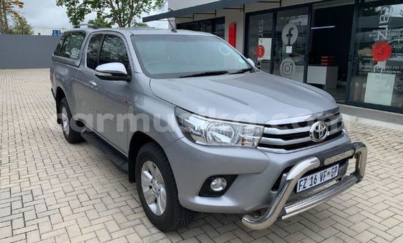 Nunua Ilio tumika Toyota Hilux Fedha Gari ndani ya Bulawayo nchini Bulawayo Nunua Ilio tumika Toyota Hilux Fedha Gari ndani ya Bulawayo nchini Bulawayo