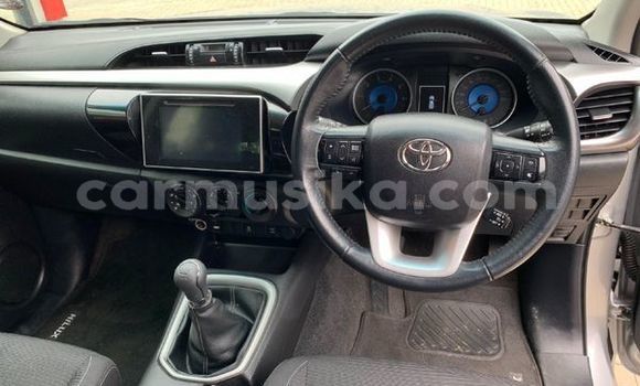 Nunua Ilio tumika Toyota Hilux Fedha Gari ndani ya Bulawayo nchini Bulawayo Nunua Ilio tumika Toyota Hilux Fedha Gari ndani ya Bulawayo nchini Bulawayo