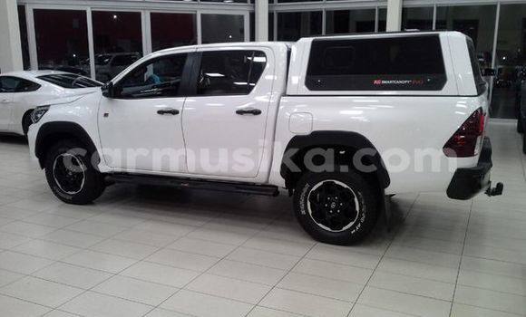 Buy Used Toyota Hilux White Car in Beitbridge in Matabeleland South Buy Used Toyota Hilux White Car in Beitbridge in Matabeleland South