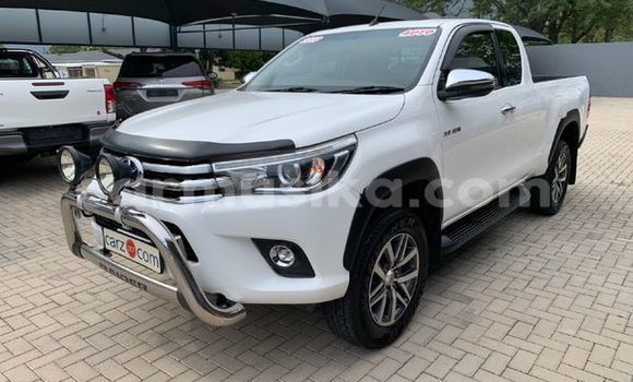 Buy Used Toyota Hilux White Car in Beitbridge in Matabeleland South Buy Used Toyota Hilux White Car in Beitbridge in Matabeleland South
