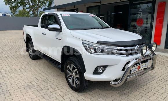 Buy Used Toyota Hilux White Car in Beitbridge in Matabeleland South Buy Used Toyota Hilux White Car in Beitbridge in Matabeleland South