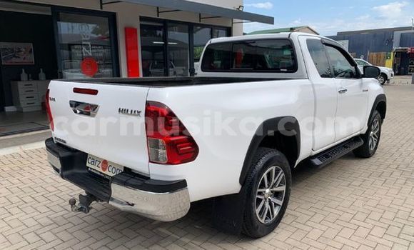 Buy Used Toyota Hilux White Car in Beitbridge in Matabeleland South Buy Used Toyota Hilux White Car in Beitbridge in Matabeleland South