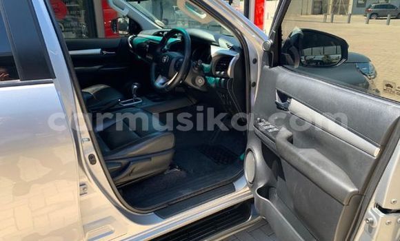 Buy Used Toyota Hilux Silver Car in Beitbridge in Matabeleland South Buy Used Toyota Hilux Silver Car in Beitbridge in Matabeleland South