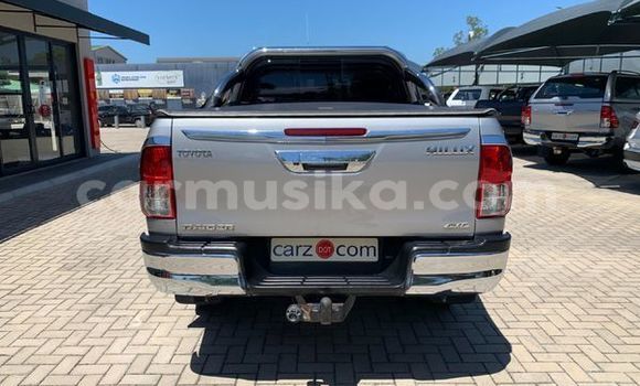 Buy Used Toyota Hilux Silver Car in Beitbridge in Matabeleland South Buy Used Toyota Hilux Silver Car in Beitbridge in Matabeleland South