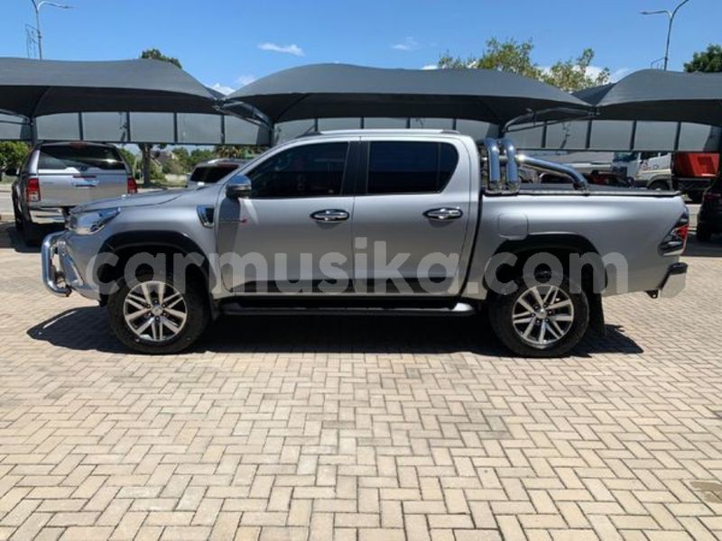 Big with watermark toyota hilux matabeleland south beitbridge 27809