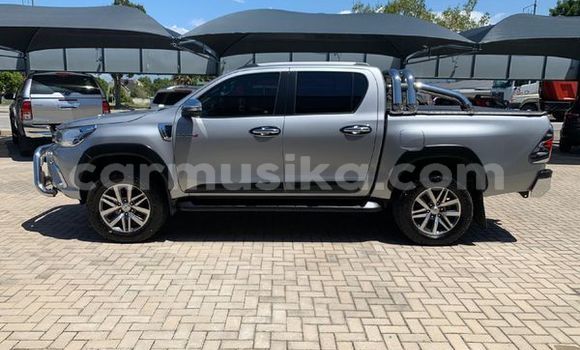 Buy Used Toyota Hilux Silver Car in Beitbridge in Matabeleland South Buy Used Toyota Hilux Silver Car in Beitbridge in Matabeleland South