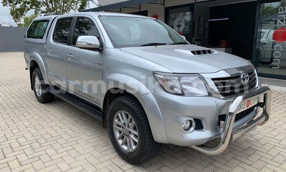 Buy Used Toyota Hilux Silver Car in Beitbridge in Matabeleland South Buy Used Toyota Hilux Silver Car in Beitbridge in Matabeleland South