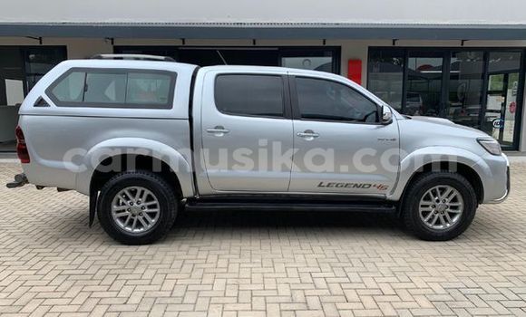 Buy Used Toyota Hilux Silver Car in Beitbridge in Matabeleland South Buy Used Toyota Hilux Silver Car in Beitbridge in Matabeleland South