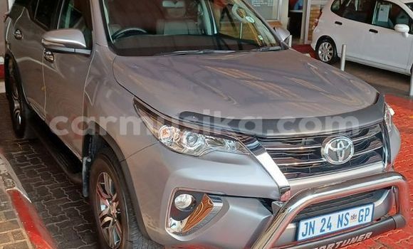Nunua Ilio tumika Toyota Fortuner Fedha Gari ndani ya Beitbridge nchini Matabeleland Kusini Nunua Ilio tumika Toyota Fortuner Fedha Gari ndani ya Beitbridge nchini Matabeleland Kusini