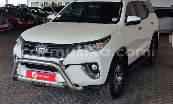 Tenga Tsaru Toyota Fortuner Chena Mota in Beitbridge in Matabeleland South