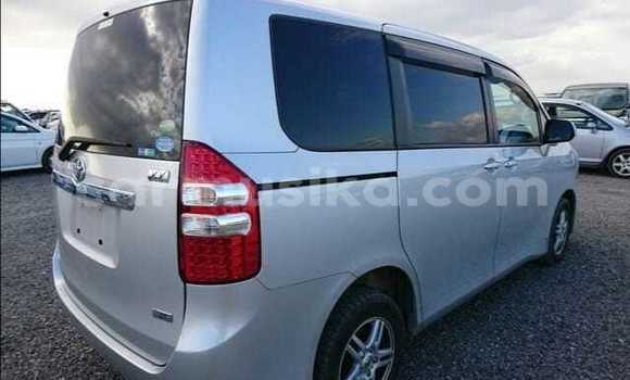 Tenga Tsaru Toyota Noah Sirivha Mota in Beitbridge in Matabeleland South Tenga Tsaru Toyota Noah Sirivha Mota in Beitbridge in Matabeleland South