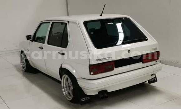 Tenga Tsaru Volkswagen Golf Chena Mota in Beitbridge in Matabeleland South Tenga Tsaru Volkswagen Golf Chena Mota in Beitbridge in Matabeleland South