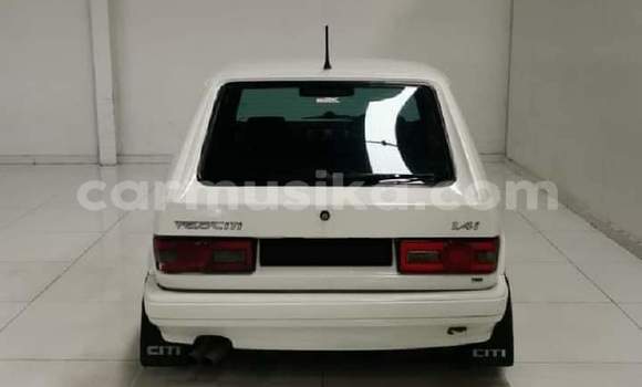 Tenga Tsaru Volkswagen Golf Chena Mota in Beitbridge in Matabeleland South Tenga Tsaru Volkswagen Golf Chena Mota in Beitbridge in Matabeleland South