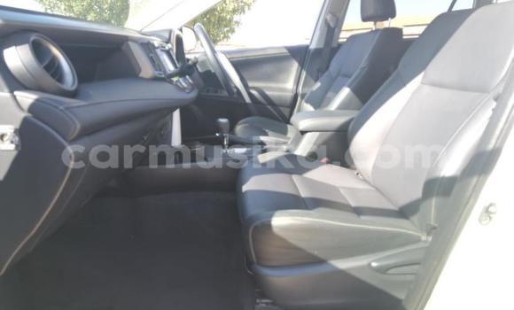 Buy Used Toyota RAV4 White Car in Beitbridge in Matabeleland South Buy Used Toyota RAV4 White Car in Beitbridge in Matabeleland South