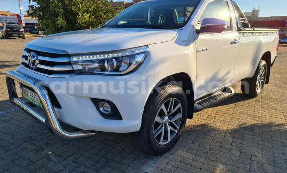 Buy Used Toyota Hilux White Car in Beitbridge in Matabeleland South Buy Used Toyota Hilux White Car in Beitbridge in Matabeleland South