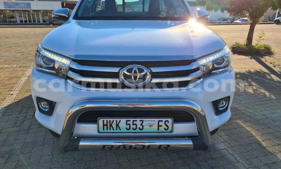 Buy Used Toyota Hilux White Car in Beitbridge in Matabeleland South Buy Used Toyota Hilux White Car in Beitbridge in Matabeleland South