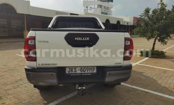 Buy Used Toyota Hilux White Car in Beitbridge in Matabeleland South Buy Used Toyota Hilux White Car in Beitbridge in Matabeleland South