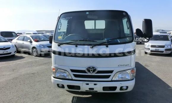 Acheter Occasion Utilitaire Toyota Dyna Blanc à Beitbridge, Matabeleland South Acheter Occasion Utilitaire Toyota Dyna Blanc à Beitbridge, Matabeleland South