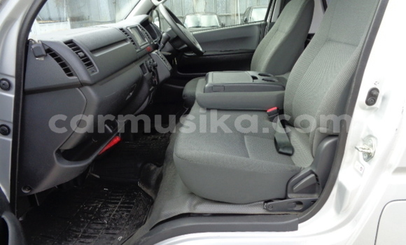 Acheter Occasion Voiture Toyota Hiace Gris à Beitbridge, Matabeleland South Acheter Occasion Voiture Toyota Hiace Gris à Beitbridge, Matabeleland South