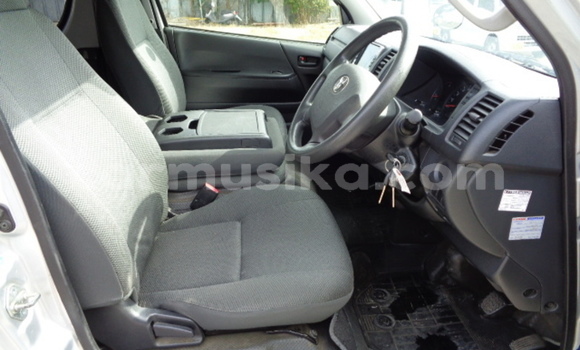 Acheter Occasion Voiture Toyota Hiace Gris à Beitbridge, Matabeleland South Acheter Occasion Voiture Toyota Hiace Gris à Beitbridge, Matabeleland South
