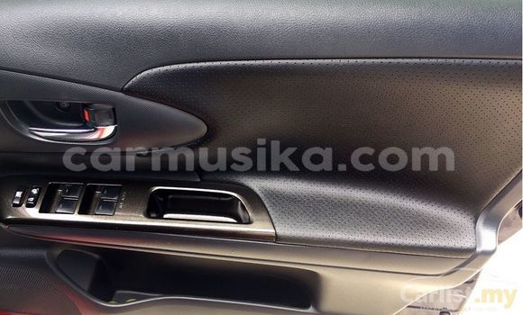 Buy Used Toyota Wish Red Car in Beitbridge in Matabeleland South Buy Used Toyota Wish Red Car in Beitbridge in Matabeleland South