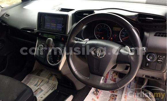 Buy Used Toyota Wish Red Car in Beitbridge in Matabeleland South Buy Used Toyota Wish Red Car in Beitbridge in Matabeleland South