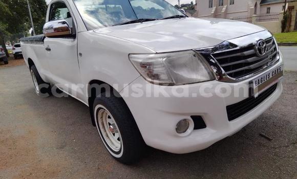 Buy Used Toyota Hilux White Car in Beitbridge in Matabeleland South Buy Used Toyota Hilux White Car in Beitbridge in Matabeleland South