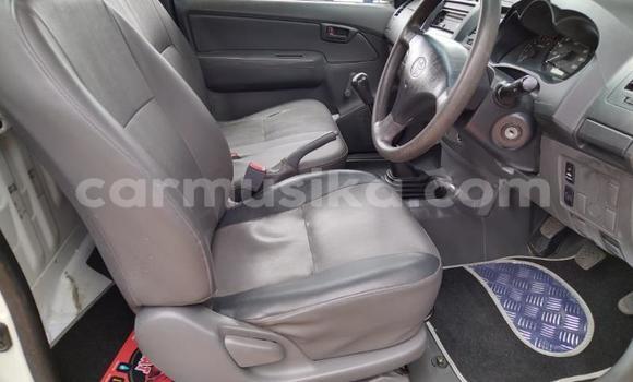 Buy Used Toyota Hilux White Car in Beitbridge in Matabeleland South Buy Used Toyota Hilux White Car in Beitbridge in Matabeleland South