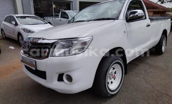Buy Used Toyota Hilux White Car in Beitbridge in Matabeleland South Buy Used Toyota Hilux White Car in Beitbridge in Matabeleland South