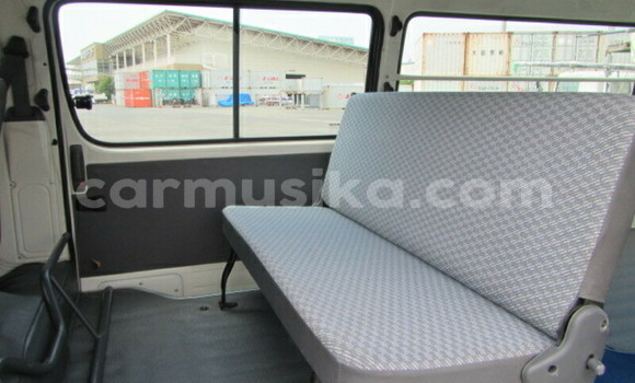 Tenga Tsaru Toyota Hiace Chena Mota in Beitbridge in Matabeleland South Tenga Tsaru Toyota Hiace Chena Mota in Beitbridge in Matabeleland South