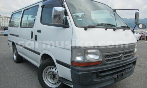 Tenga Tsaru Toyota Hiace Chena Mota in Beitbridge in Matabeleland South Tenga Tsaru Toyota Hiace Chena Mota in Beitbridge in Matabeleland South