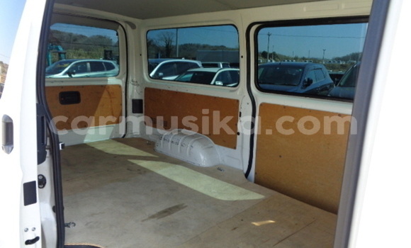 Buy Used Toyota Hiace White Car in Beitbridge in Matabeleland South Buy Used Toyota Hiace White Car in Beitbridge in Matabeleland South