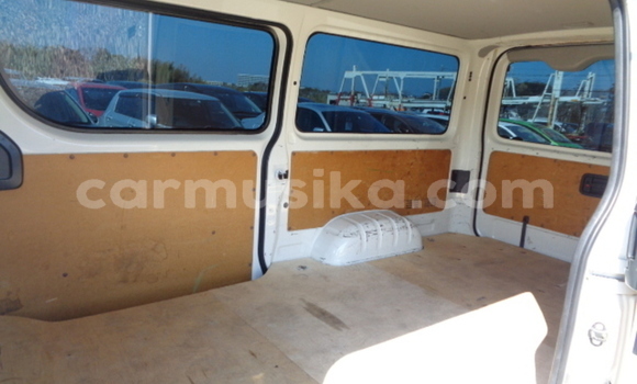 Buy Used Toyota Hiace White Car in Beitbridge in Matabeleland South Buy Used Toyota Hiace White Car in Beitbridge in Matabeleland South