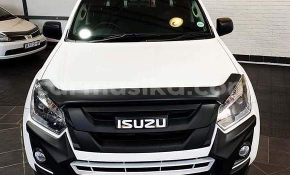 Acheter Occasion Voiture Isuzu D–MAX Blanc à Beitbridge, Matabeleland South Acheter Occasion Voiture Isuzu D–MAX Blanc à Beitbridge, Matabeleland South