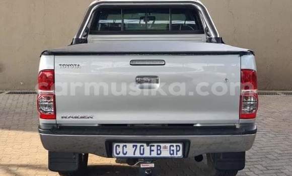 Tenga Tsaru Toyota Hilux Sirivha Mota in Beitbridge in Matabeleland South Tenga Tsaru Toyota Hilux Sirivha Mota in Beitbridge in Matabeleland South