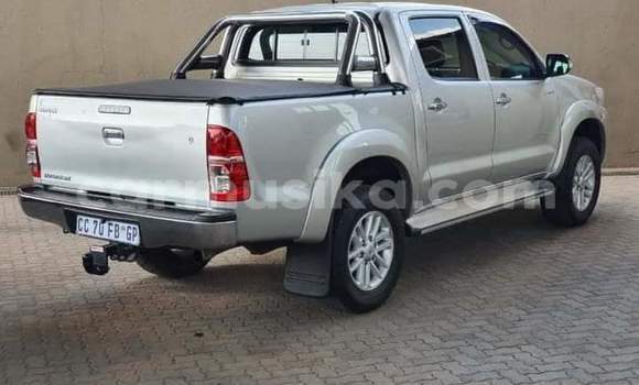 Tenga Tsaru Toyota Hilux Sirivha Mota in Beitbridge in Matabeleland South Tenga Tsaru Toyota Hilux Sirivha Mota in Beitbridge in Matabeleland South