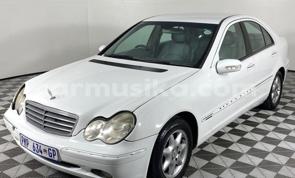 Tenga Tsaru Mercedes-Benz C180 coupe Chena Mota in Beitbridge in Matabeleland South Tenga Tsaru Mercedes-Benz C180 coupe Chena Mota in Beitbridge in Matabeleland South