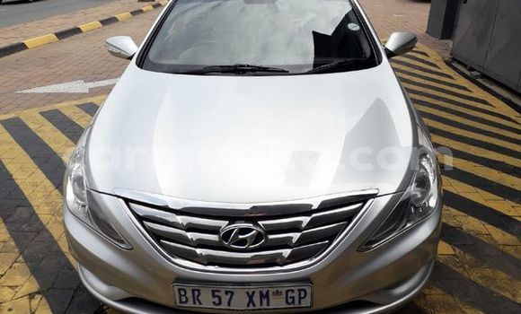 Nunua Ilio tumika Hyundai Sonata Fedha Gari ndani ya Beitbridge nchini Matabeleland Kusini