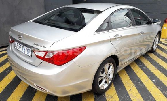 Acheter Occasion Voiture Hyundai Sonata Gris à Beitbridge, Matabeleland South Acheter Occasion Voiture Hyundai Sonata Gris à Beitbridge, Matabeleland South