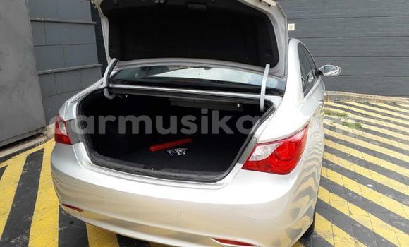 Acheter Occasion Voiture Hyundai Sonata Gris à Beitbridge, Matabeleland South Acheter Occasion Voiture Hyundai Sonata Gris à Beitbridge, Matabeleland South
