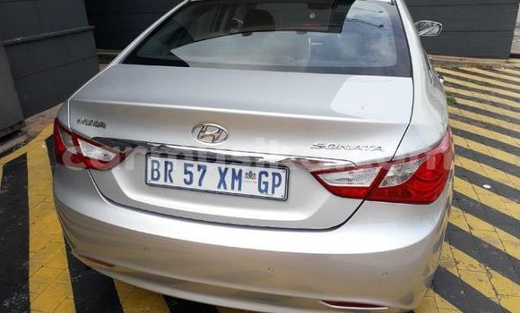 Acheter Occasion Voiture Hyundai Sonata Gris à Beitbridge, Matabeleland South Acheter Occasion Voiture Hyundai Sonata Gris à Beitbridge, Matabeleland South