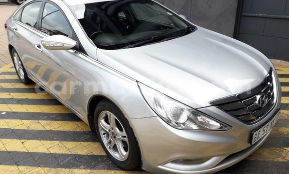 Acheter Occasion Voiture Hyundai Sonata Gris à Beitbridge, Matabeleland South Acheter Occasion Voiture Hyundai Sonata Gris à Beitbridge, Matabeleland South