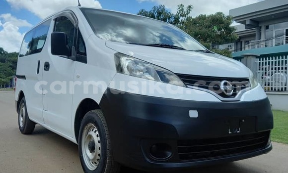 Nunua Ilio tumika Nissan NV200 Nyeupe Gari ndani ya Harare nchini Harare