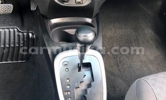 Nunua Ilio tumika Toyota Yaris Fedha Gari ndani ya Victoria Falls nchini Matabeleland Kaskazini Nunua Ilio tumika Toyota Yaris Fedha Gari ndani ya Victoria Falls nchini Matabeleland Kaskazini