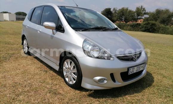 Nunua Ilio tumika Honda Jazz Fedha Gari ndani ya Beitbridge nchini Matabeleland Kusini